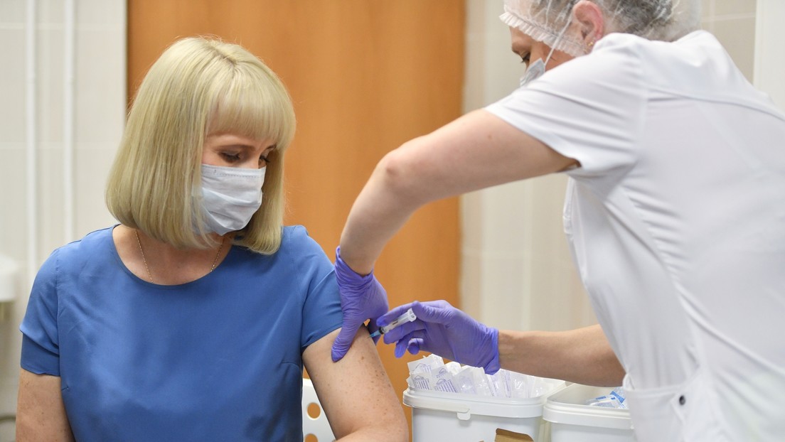 Envían el primer lote de la vacuna Sputnik V a las regiones rusas