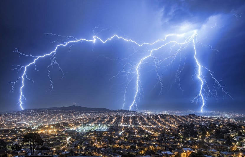 Protección Civil de Tijuana alerta sobre chubascos y descargas eléctricas