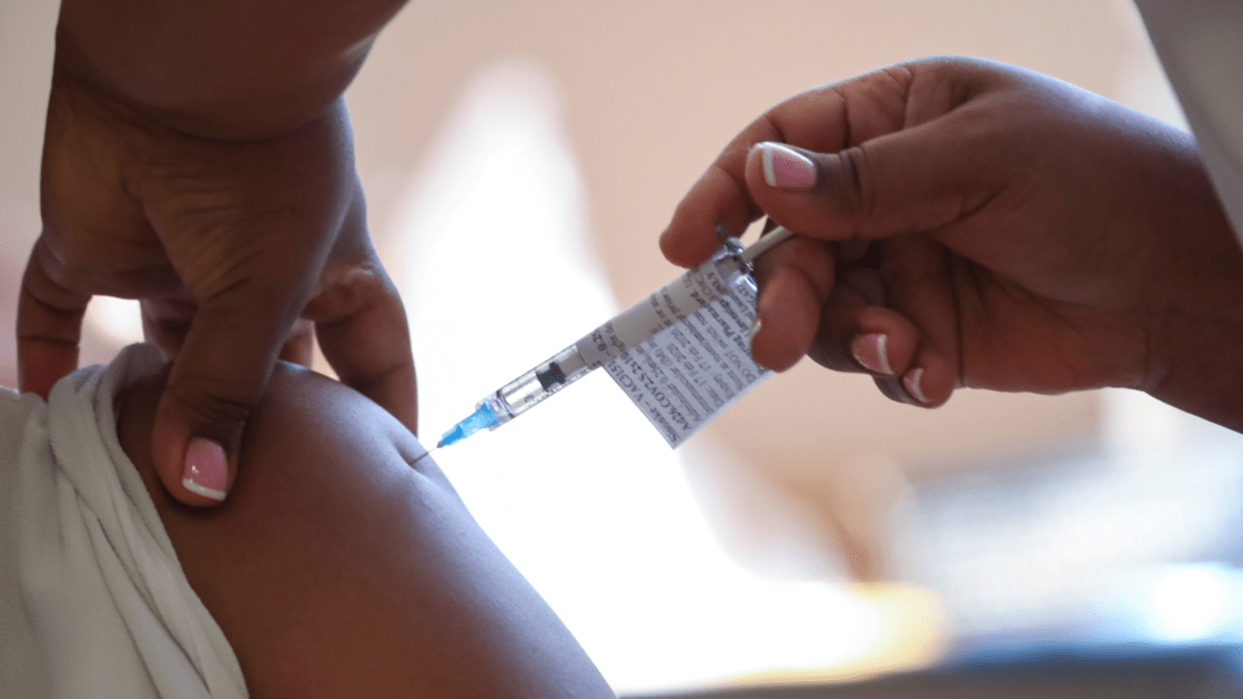 Aplican en Baja Califonia 938 vacunas contra Covid-19 este lunes