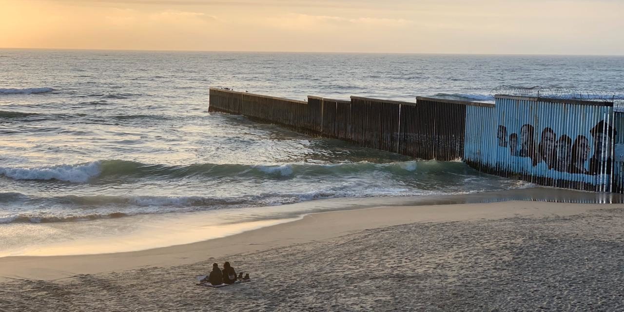Migrante cruza a Estados Unidos nadando por playas de Tijuana