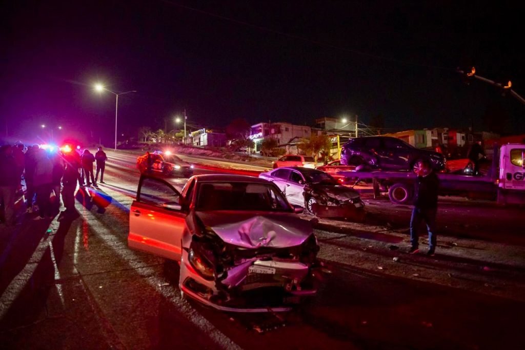 Accidente múltiple con 9 vehículos dañados en el Bulevar Casa Blanca Tijuana