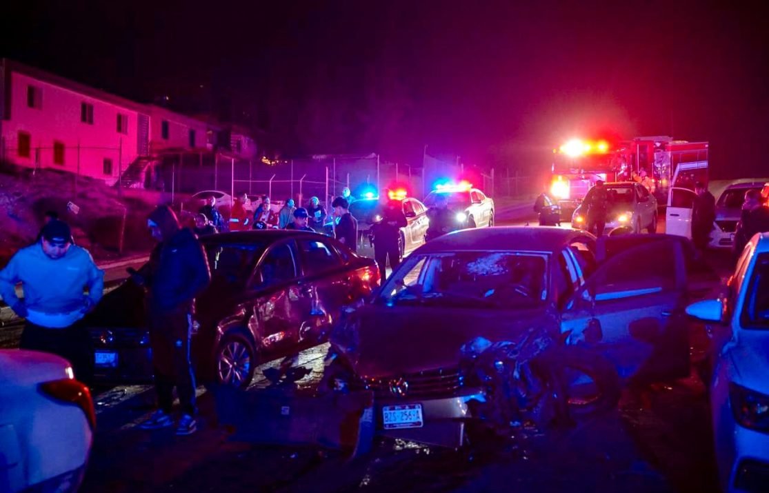 Accidente múltiple con 9 vehículos dañados en el Bulevar Casa Blanca Tijuana.