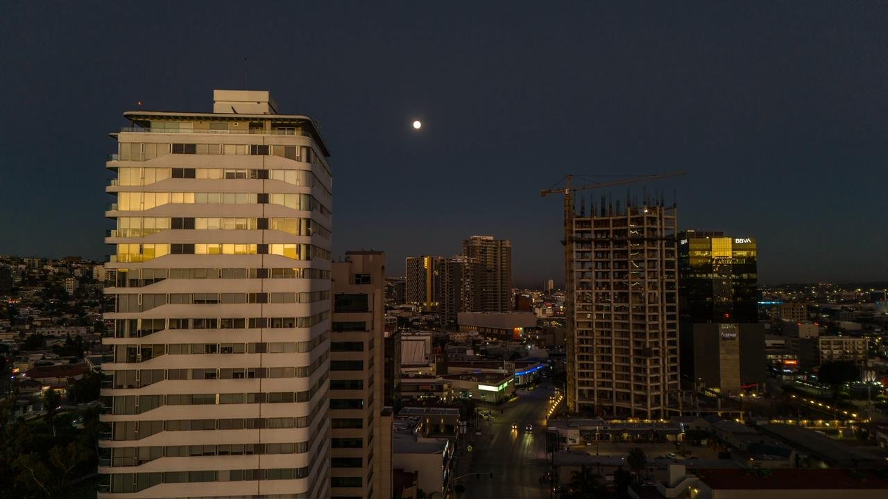 Amanecer en Tijuana este viernes 5 de diciembre con cielos despejados.